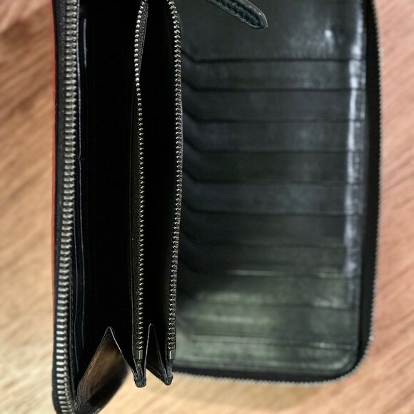 Vintage BURBERRY Metallic red wallet with zip closure Y2K - Picture 16 of 16